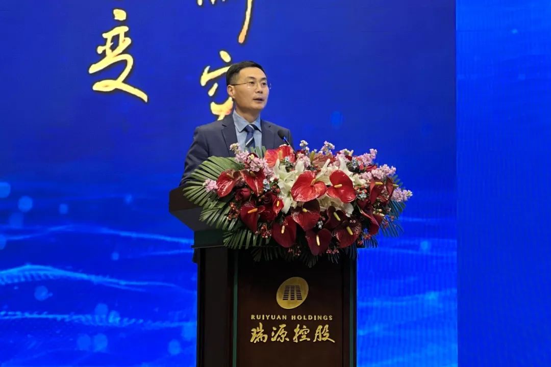 融合聚變，創(chuàng)新突破丨智慧產(chǎn)業(yè)集團(tuán)2022年度總結(jié)暨表彰大會(huì)順利召開